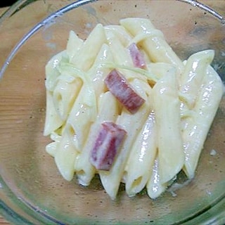 マカロニサラダ・サラミチーズ